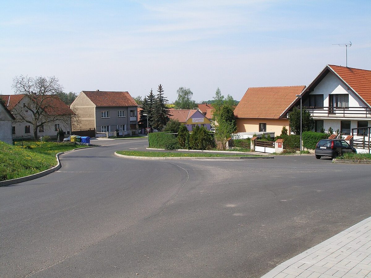 Náves v Černoučku, 2012