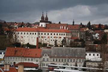 Celkový pohled na baziliku sv. Prokopa v Třebíči, 2009