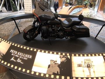 Motocykl Petra Kellnera ve dvoraně PPF Gate, Praha 6 - Dejvice, 2026