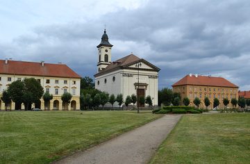 Terezín - náměstí ČSA, pohled od SZ, 2021