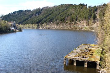 The surface of the Březová reservoir on the Teplá