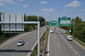 Brno-Holásky - dálnice D2 z mostu do Holásek, 2022