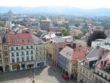 Liberec z věže radnice, na obzoru Ještěd