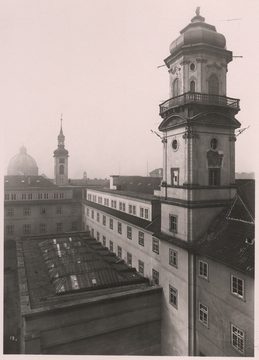 Astronomická věž Klementina und das Dach des neuen Lesesaals, 1929