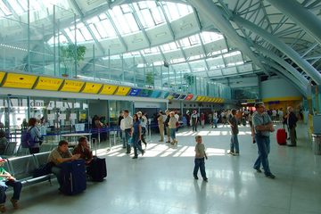 Interiér haly letiště Brno-Tuřany, 2008
