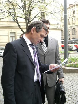 Vicepremiér Jiří Čunek před zasedáním vlády 11-4-2007 v Praze, Česká republika