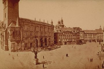 Old Town Hall with the neo-Gothic wing that burned down in May 1945