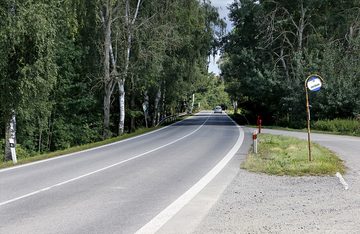 Silnice I. třídy 20 západně od Blatné, zastávka Tchořovice, Kupcovy, 2021