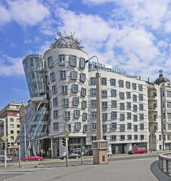 Tančící dům na Rašínově nábřeží