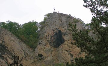 Svatý Jan pod Skalou, okres Beroun. Svatojánská skála, 2004