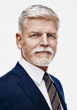 Петр Павел на официальном портрете президента республики (2023 год)
