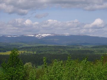 Hrubý Jeseník - pohled z Uhlířského vrchu. Velká kotlina a Praděd, 2004