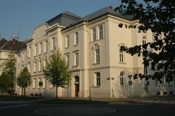 Budova děkanátu Přírodovědecké fakulty Ostravské univerzity), 2008