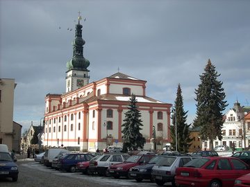 Polná, okres Jihlava. Kostel Nanebevzetí Panny Marie, Husovo náměstí, 2011